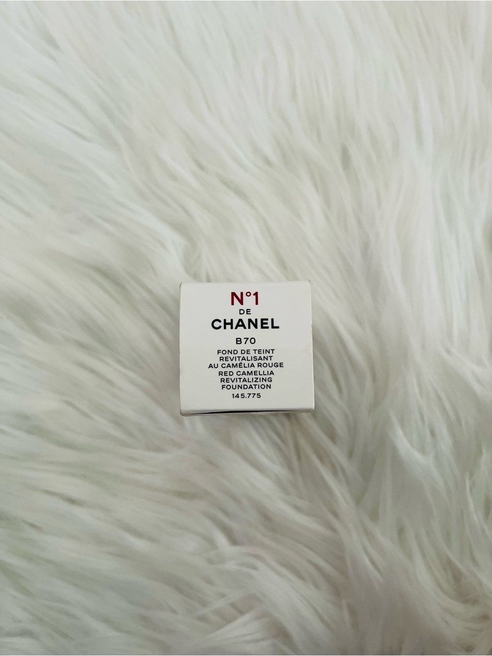 Chanel N.1 Revitalizing Foundation Shade B70 - Picture 6 of 8